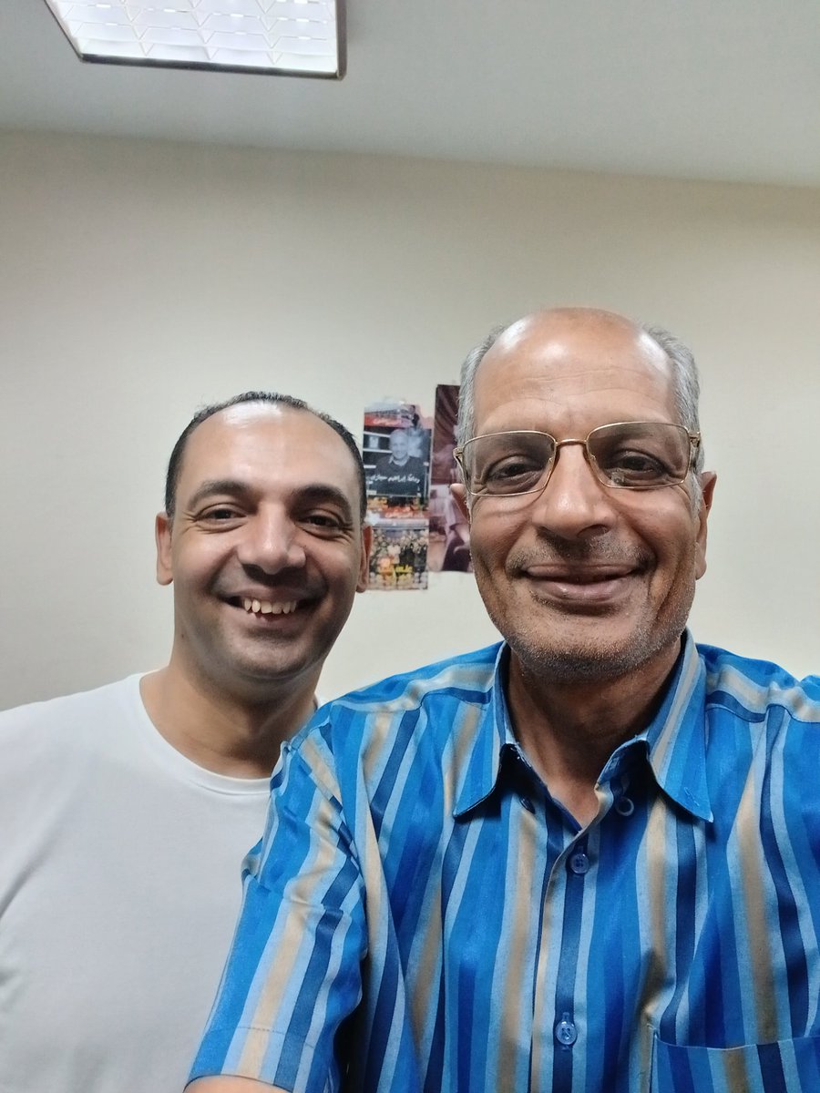 النجم الكبير والصديق العزيز الكاتب الصحفي الكبير محمود شوقي في الاهرام الرياضي  حبيبي ياصاحب الخبطات الجامدة انت تجيب الانفراد وسيب علينا الباقي وكدهون😍
#مشاغبات_طارق_رمضان
