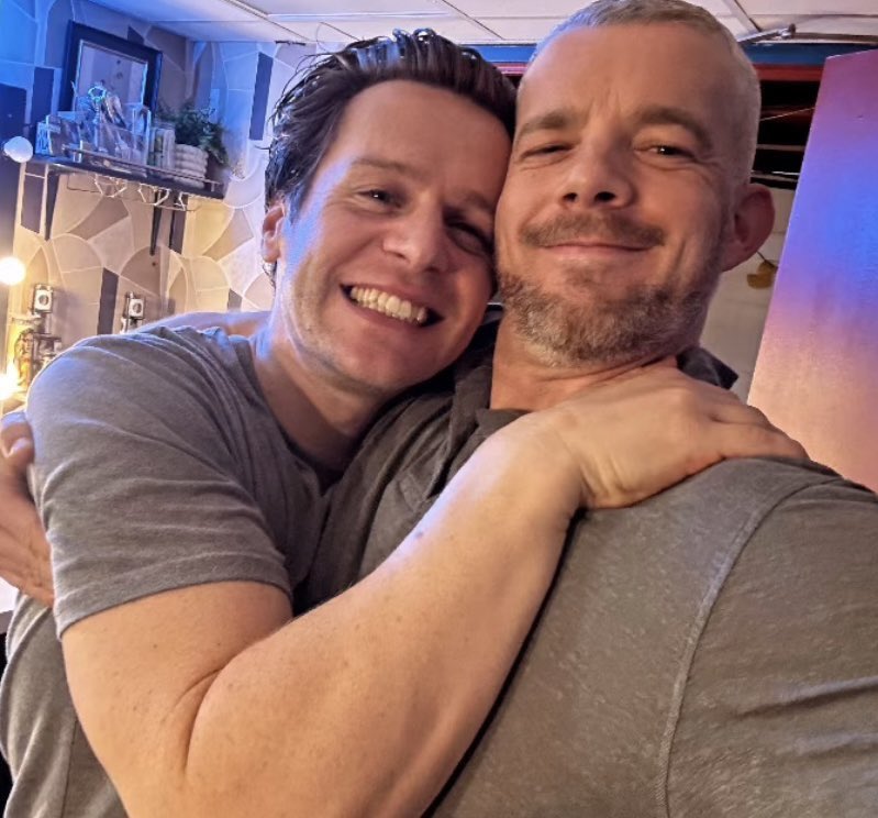 FilmUpdates's tweet photo. Russell Tovey reveals his favorite on-screen kiss:

“I quite enjoyed kissing Jonathan Groff in Looking.” https://t.co/HcafFRc16g