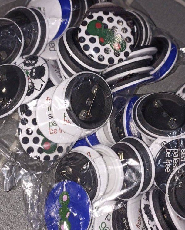 ROARS IMA FTUI will be giving out free pins for Architecture students who participate on Jikoday at Tamtek tomorrow.