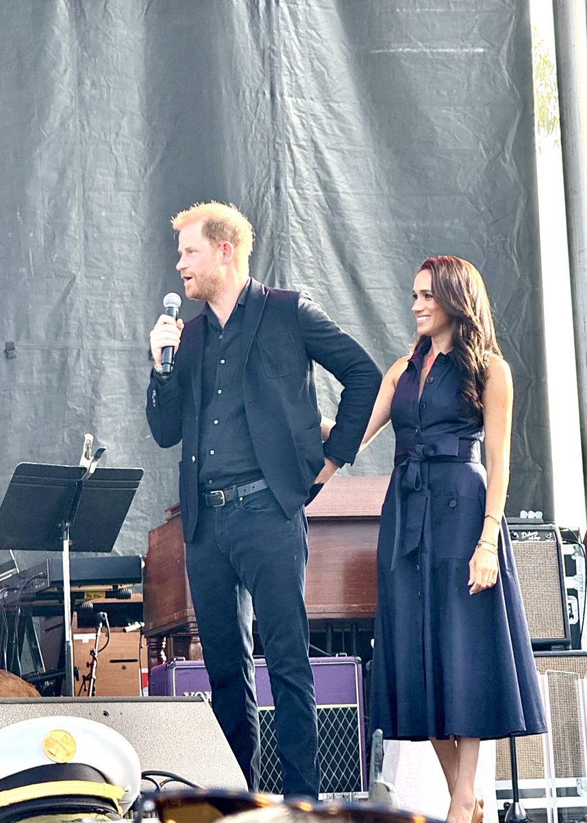 RestingDollface's tweet image. When in doubt, whip “Rachel Zane” out. You know - your “claim to fame” before being linked to Prince Harry… just sayin’…

#MeghanMarkle #Authentic #Organic