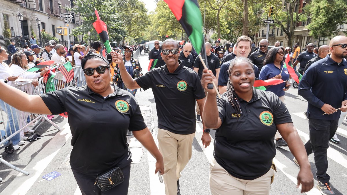 Check out more highlights of members of The Boldest Family marching up Adam Clayton Powell Jr. Boulevard in #Harlem in celebration of the 56th Annual <a href="/aadpinc/">African American Day Parade</a> today at bit.ly/480qSd3. #JoinTheBoldest #NYCDOC130