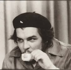 Héroe grandioso como tus sueños por la Patria. #PalmaSoriano, <a href="/CeciliaGPea2/">Cecilia Gé Peña</a>, <a href="/IlsyCabrera/">Ilsy Cabrera Borrero</a>,