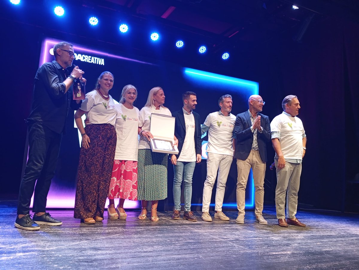 Patricia del Pozo (@patricia_pozo_) on Twitter photo Acompaño a uno de los nombres fundamentales de #Mentor10, Pedro García Aguado, en la presentación del programa #Valientes contra el bullying en la adolescencia
Asisto junto a @LolesLopez y la alcaldesa del <a href="/AytoBormujos/">Ayto. de Bormujos</a> Lola Romero al acto celebrado en el teatro de la localidad Acompaño a uno de los nombres fundamentales de #Mentor10, Pedro García Aguado, en la presentación del programa #Valientes contra el bullying en la adolescencia
Asisto junto a @LolesLopez y la alcaldesa del <a href="/AytoBormujos/">Ayto. de Bormujos</a> Lola Romero al acto celebrado en el teatro de la localidad
