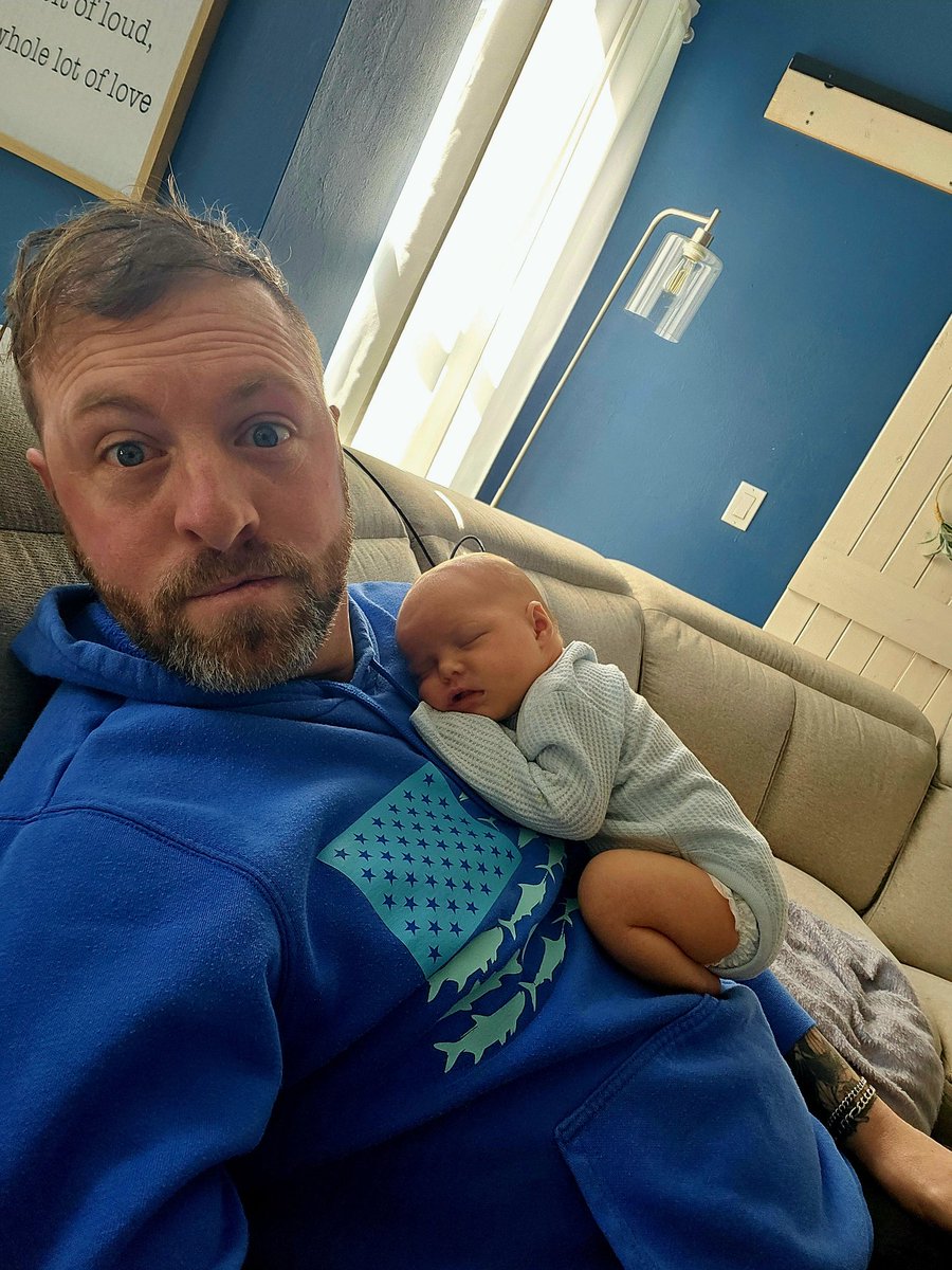 Critical Reads! tweet media