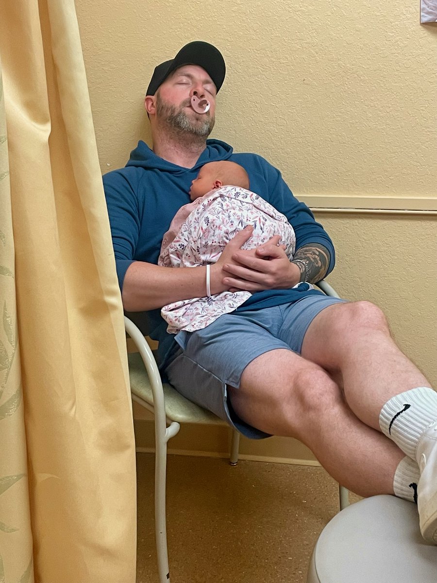 Critical Reads! tweet media