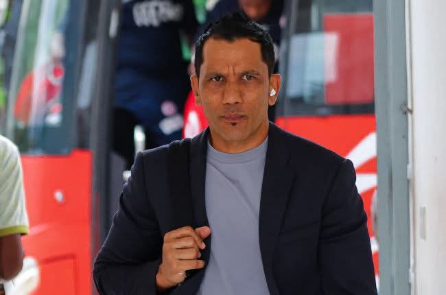 𝗢𝗙𝗙𝗜𝗖𝗜𝗔𝗟‼️

Fadlu Davids is the new Head Coach of Raja Casablanca. 🇿🇦🇲🇦

#DimaRaja
#UNPLAYABLE