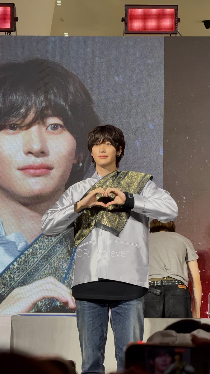 ᖇєαℓ_ʍϲy🦕💂🏻♀️ tweet media