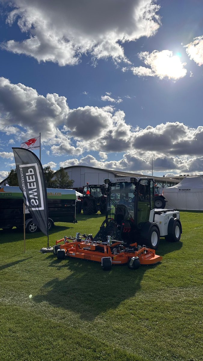 We’re all set up and ready to go at Elmia Park, Sweden’s leading outdoor environment exhibition, running from September 23–25!

We’re here with our Swedish dealer Sweep Sopmaskiner AB at Stand 603:10, showcasing three versatile Multihog machines built for year-round maintenance.