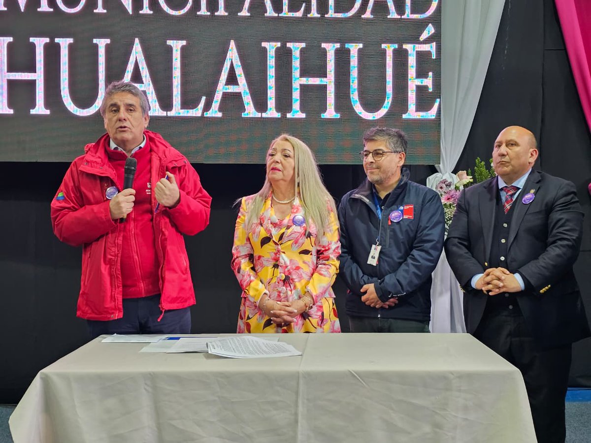 GoreLosLagos's tweet photo. 🏥 En Hornopirén iniciamos el diseño del 1er Centro de Diálisis de Palena, con $115M FNDR. Evitará viajes a Puerto Montt y mejorará la vida de decenas de familias. Un hito histórico para la salud y la equidad en la provincia. https://t.co/TNegeTsVV4