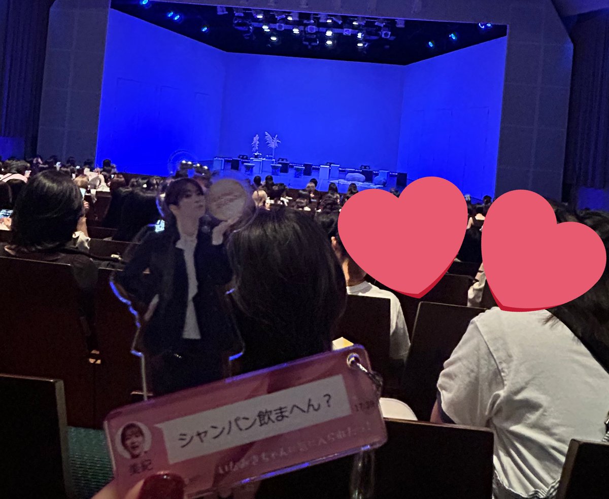 beni_m_'s tweet photo. 月見バーガー食べたばっかりの身��で参加🎑
飛行船シアターってのを存分に活かしてて楽しかったし、最後地球に帰る時ミュージカル見にきた気分になった
満月になったいなみきちゃん🌝
#いなみきちゃんに気に入られたいっ https://t.co/AysDW7rONL