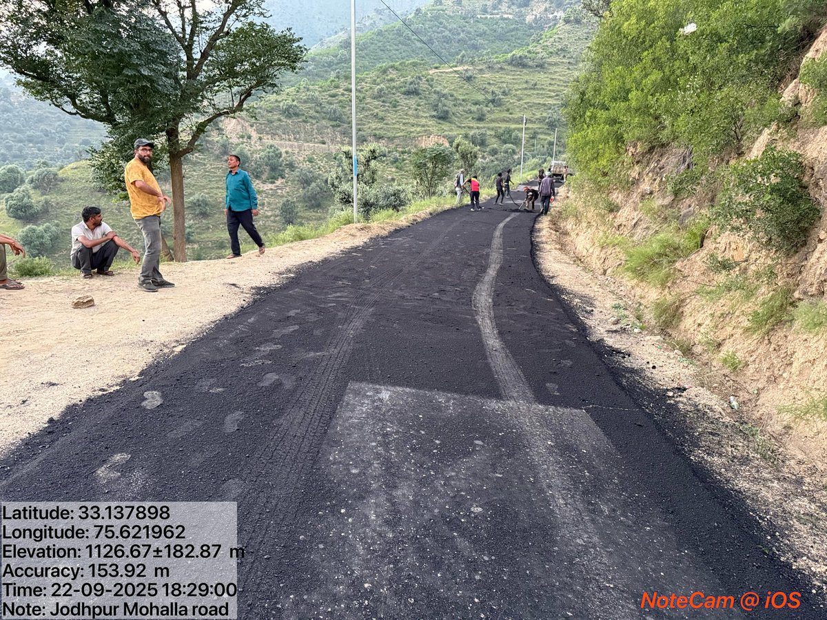 CentreDoda's tweet photo. Black-topping on Jodhpur-Mohalla Road completed
Safer & smoother travel for residents under the guidance of DC #Doda @harvinder_ias & supervision of XEN PWD Doda Anil Mehra. Building better roads, connecting communities.
#DodaDevelopment #RoadInfrastructure
@diprjk https://t.co/iO4Ru4e1kC