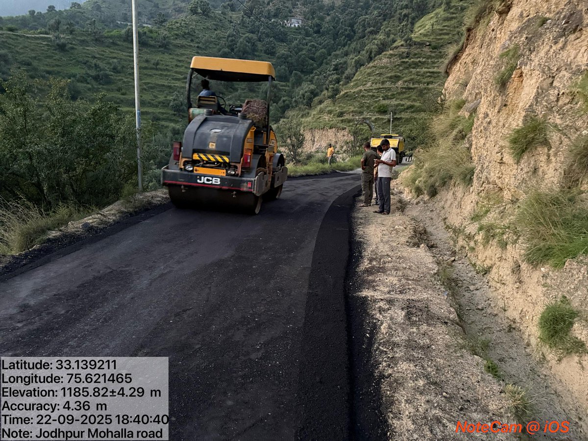 CentreDoda's tweet photo. Black-topping on Jodhpur-Mohalla Road completed
Safer & smoother travel for residents under the guidance of DC #Doda @harvinder_ias & supervision of XEN PWD Doda Anil Mehra. Building better roads, connecting communities.
#DodaDevelopment #RoadInfrastructure
@diprjk https://t.co/iO4Ru4e1kC