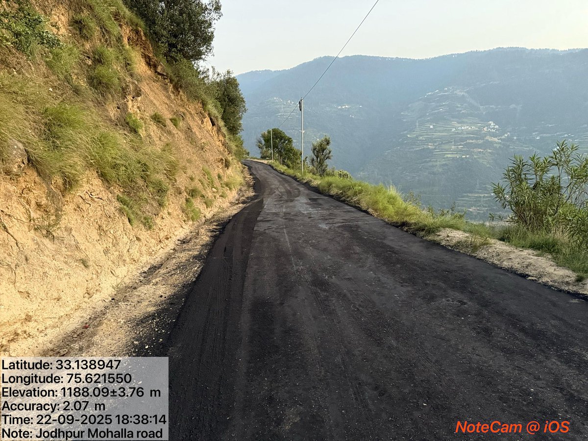 CentreDoda's tweet photo. Black-topping on Jodhpur-Mohalla Road completed
Safer & smoother travel for residents under the guidance of DC #Doda @harvinder_ias & supervision of XEN PWD Doda Anil Mehra. Building better roads, connecting communities.
#DodaDevelopment #RoadInfrastructure
@diprjk https://t.co/iO4Ru4e1kC