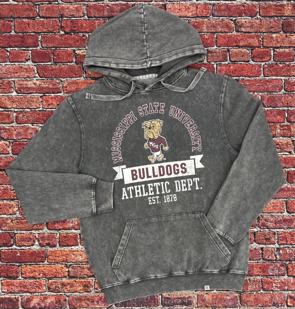 CBM_MSU's tweet image. Happy first day of FALL Y’ALL! You will want this awesome vintage sweatshirt for cooler days ahead. Shop in store or online. 
Shop now: ow.ly/n1Yp50X0bMR
#walkingbully #fallisintheair