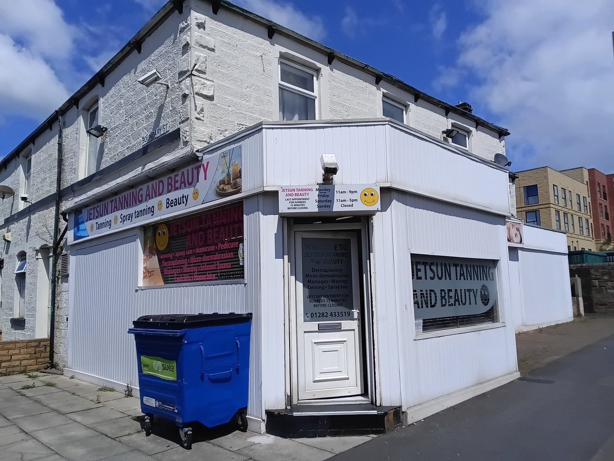 ✅ FOR SALE ✅
⭐️ Jetsun Tanning ⭐️
📍Burnley📍
💷 £220,000 Freehold 💷
📲 01204 325101 📲
📧 enquiries@ajfcommercial.co.uk 📧
#newtothemarket #new #business #sunbed #tan #tanning #shop #forsale #burnley #lancashire #northwest #uk #awardwinning #agent #kingof #businesssales