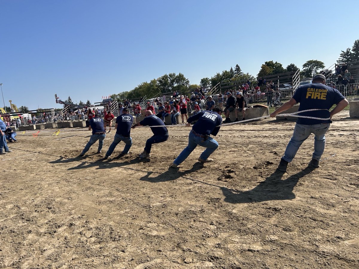 CaledonFireES's tweet image. Congratulations to our Station 306 firefighters for pulling their way to victory and earning the Tug of War Champion title at the Bolton Fall Fair!
Way to show strength, teamwork, and community spirit! #Palgrave #CommunityStrong