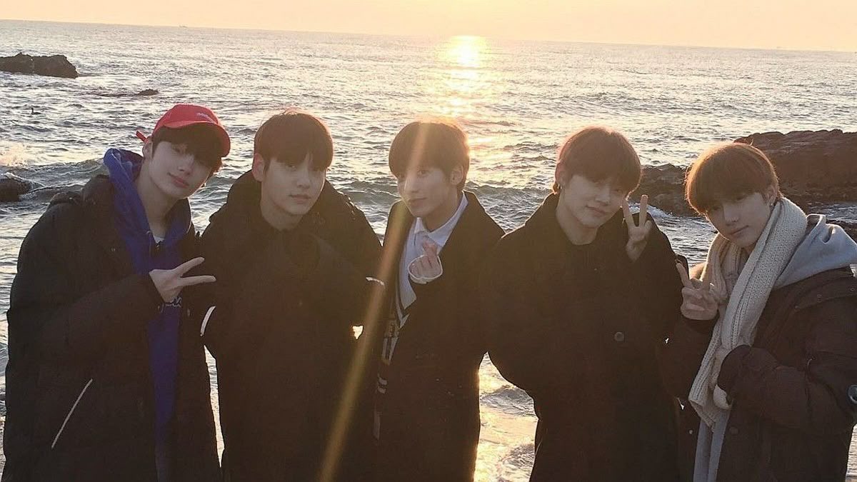meodddd_'s tweet photo. 지금 생각해도 빅히트가 제일 잘한 일은 ‘외모‘를 우선으로 남돌 구성을 시킨게 아닐까…..
실력은 무한으로 늘 수 있지만 외모는 온갖 억까를 당하기 때문에 😅 글서 투바투 볼 때마다 마음이 편안하고 풍족함 https://t.co/3CuqokYAQd