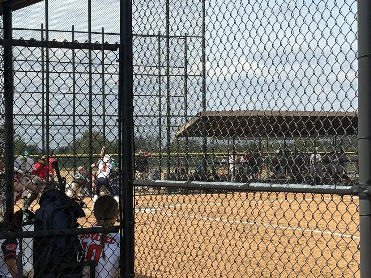 SequoitSoftball's tweet image. Late post caught a few Sequoits playing in a round robin yesterday