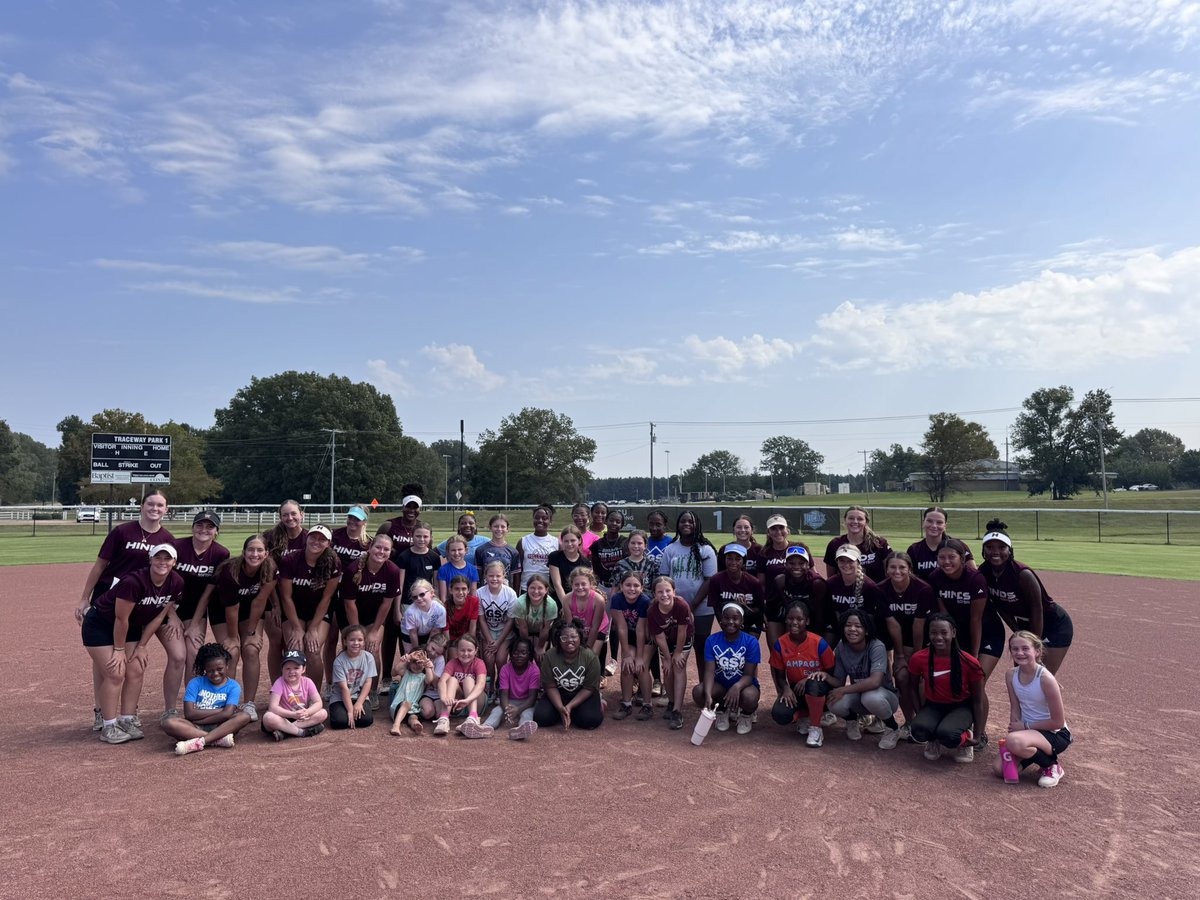 HindsCC_SB's tweet image. We found some Future Eagles this weekend! 🦅 

Thank you to Clinton Youth Softball Organization for letting us come and hang out Saturday! 

| #GoEAGLES #EFT 🦅🦅