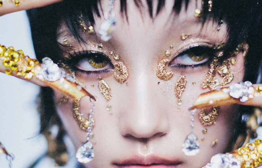_creativegrade's tweet photo. Every frame of XG's GALA screams “we know who we are.” It’s not just a music video, it’s a statement. Using visual clarity to signal a strong artistic direction. #Creative #VisualStorytelling #XGALX @XGOfficial_  @ArchiveXG https://t.co/ckl6awgRJl