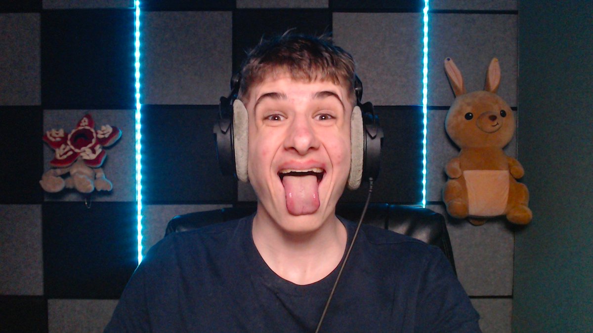 Darkaroo tweet media