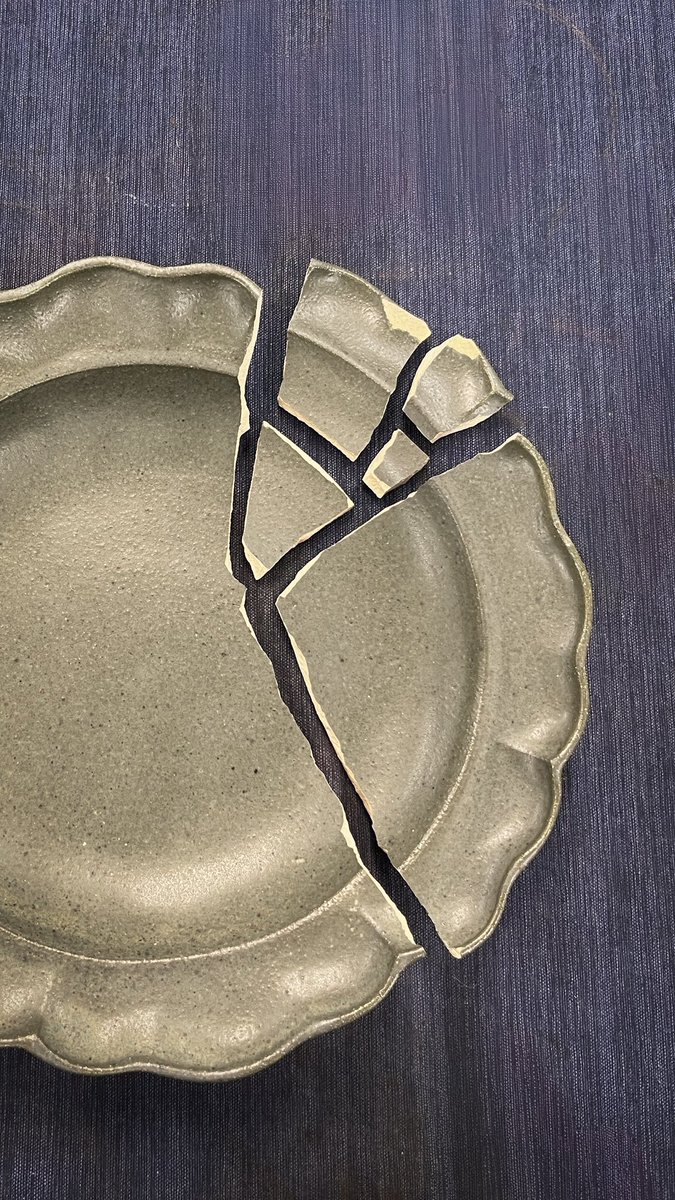 kintsugi_urushi's tweet photo. 第1.3.5土曜の午後は六本木で金継ぎを。

本漆金継ぎクラス
https://t.co/4xglJSxJLU

#金継ぎ #金継ぎ教室 #金継ぎ東京 https://t.co/EIp8U8Wzl1