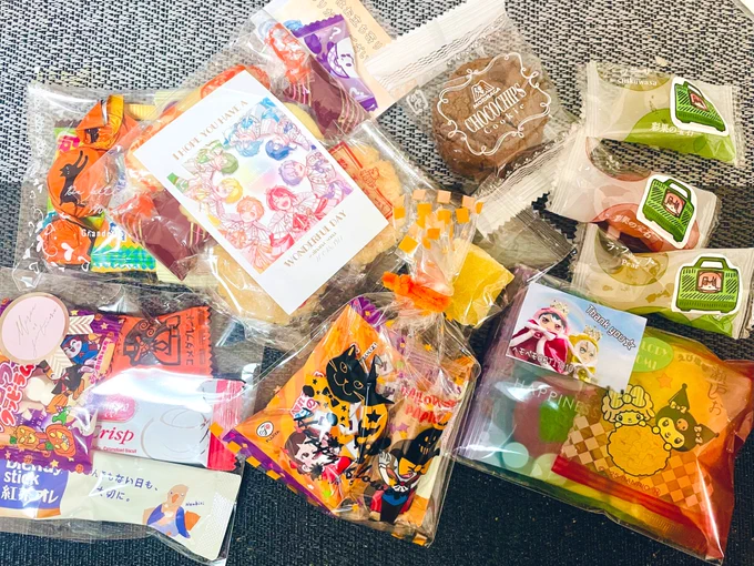 遅くなりましたが昨日のトプステお疲れ様でした!一般参加なのにたくさんお菓子頂いてしまってありがたい限りですモンちゃんも飴ちゃんもらえてルンルン