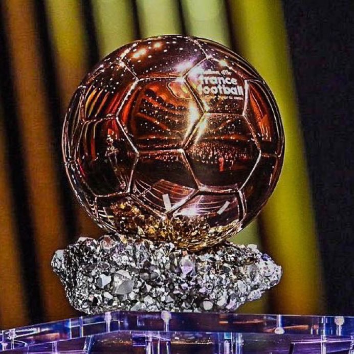 golsdobrasil1's tweet photo. 🚨 As pessoas ficarão 'chocadas' com o vencedor da Bola de Ouro 🌕😳

🗞️ @marca https://t.co/N6yyqK53sp