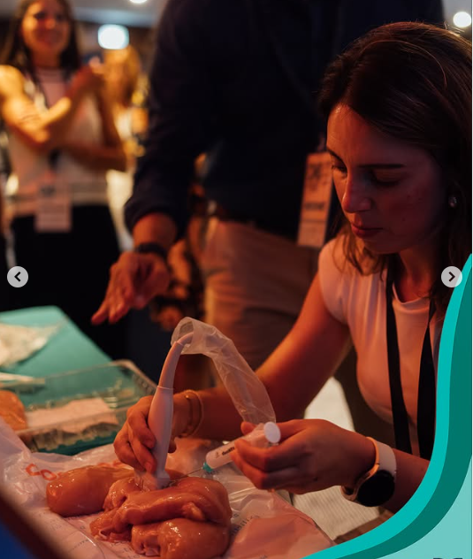 CIMAGOFMUC's tweet photo. 📍 Congresso Multidisciplinar da Dor reuniu mais de 500 profissionais de saúde em Vila Nova de Gaia

Hugo Ribeiro e Marília Dourado, investigadores do CIMAGO, integraram  a Comissão Organizadora e a Comissão Científica do evento.

#CIMAGO #icbrfmuc #befmuc https://t.co/t7c25cIAfW
