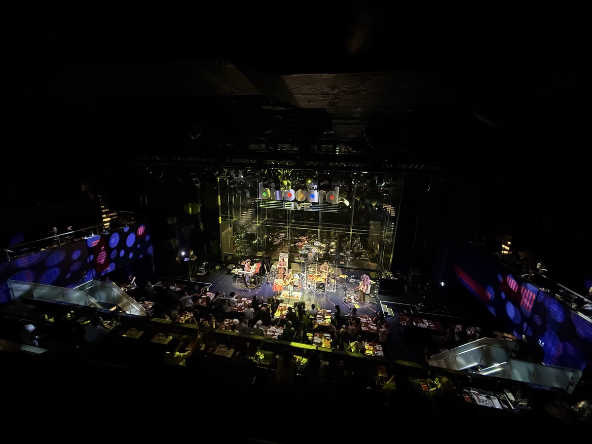 Shin_no_suke__'s tweet image. CENTさんのBillboard live、凄すぎなアレンジ連発だったし、まるで自分に向けて歌ってくれてるような「君へ」から「夜王子と月の姫」で涙が出るくらい感動したし、前半の透き通った声の良さからがっつり「決心」で締めるの最高すぎた！観られて良かった！！
#CENTBillboard #billboardlivetokyo #CENT