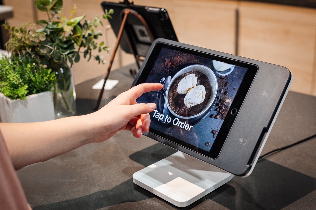 flash_order's tweet image. Flash Order kiosks are specifically designed to be the easiest kiosk order your customers have experienced. No clutter, no friction - just a clear, straightforward flow that anyone can use.
#RestaurantTech #selfserve #flashorder