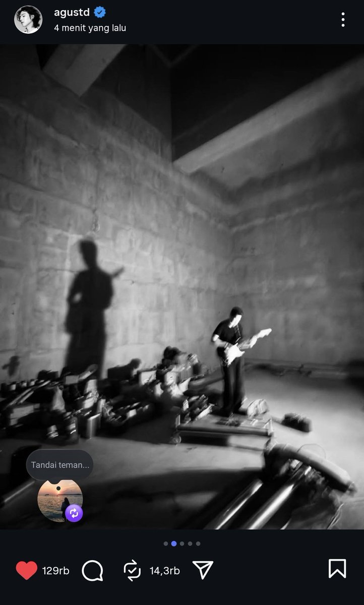 beneran genap 2 tahun wamil suga baru ngasih kabar lagi huaaa nangiiisss 😭😭🫂🫂
peluk jauh abang <a href="/bts_bighit/">BTS_official</a> 
#SUGA #AgustD