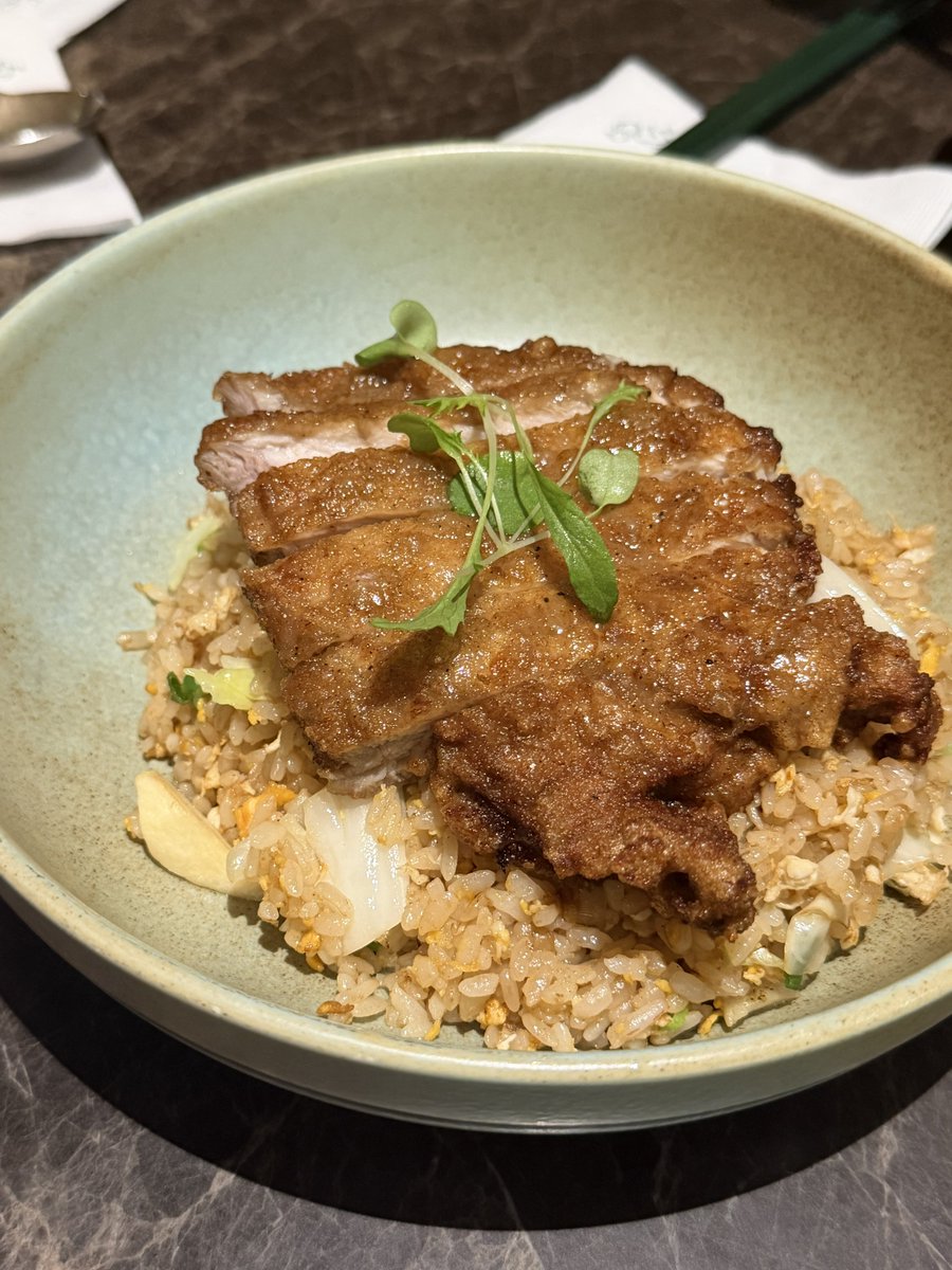 대만미식탐방기(또또또간집) 
제일 기본인 에그스크램블이랑 돼지고기튀김새우볶음밥이 진짜 개맛잇음 돼지고기죽순볶음도 역시 제일 기본을 잘하는 집이 진짜다.