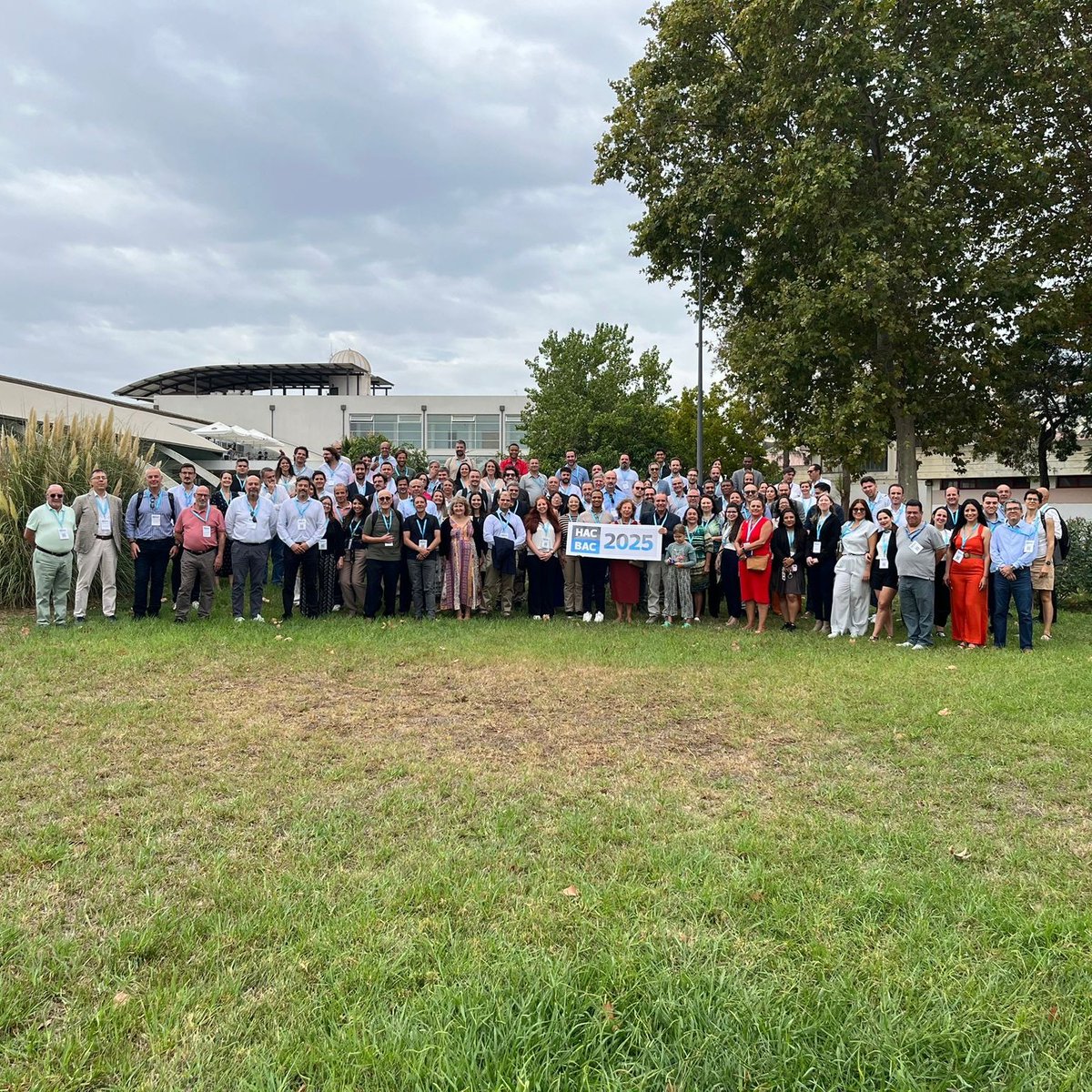 🔵 La semana pasada participamos en el VI Congreso Iberoamericano de Hormigones Especiales.

Presentamos dos trabajos vinculados al proyecto sobre pavimentos sostenibles con cal y el uso de RCD en infraestructuras viarias en Extremadura.

#HACBAC2025