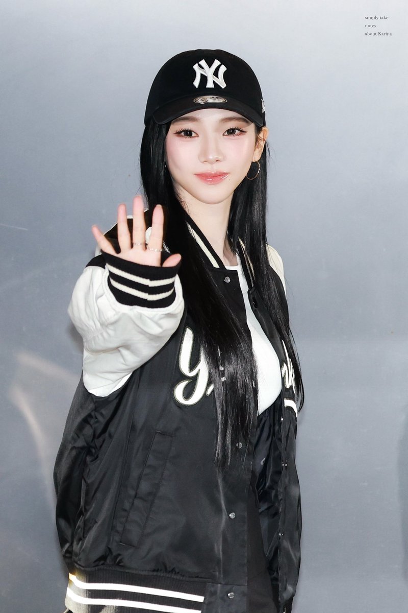 notes0411's tweet image. notes178｜250922 MLB🫶🏻

#카리나 #Karina #カリナ #에스파 #aespa