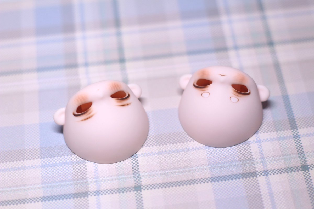 이번에 이얼굴에 아이들을 많이못그려서 아수버서 , , 
그려주는중😊