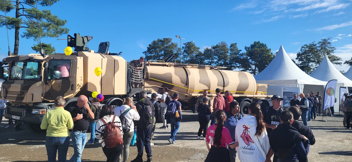 🗓️Ce weekend, nos conseillers en recrutement étaient sur tous les fronts pour répondre à vos questions sur l'<a href="/armeedeterre/">Armée de Terre</a> !

🚛Au #24h du Mans avec le carapace du service de l'énergie opérationnelle.

🚁A la foire de Saint-Brieuc avec le simulateur d'hélicoptère Gazelle.