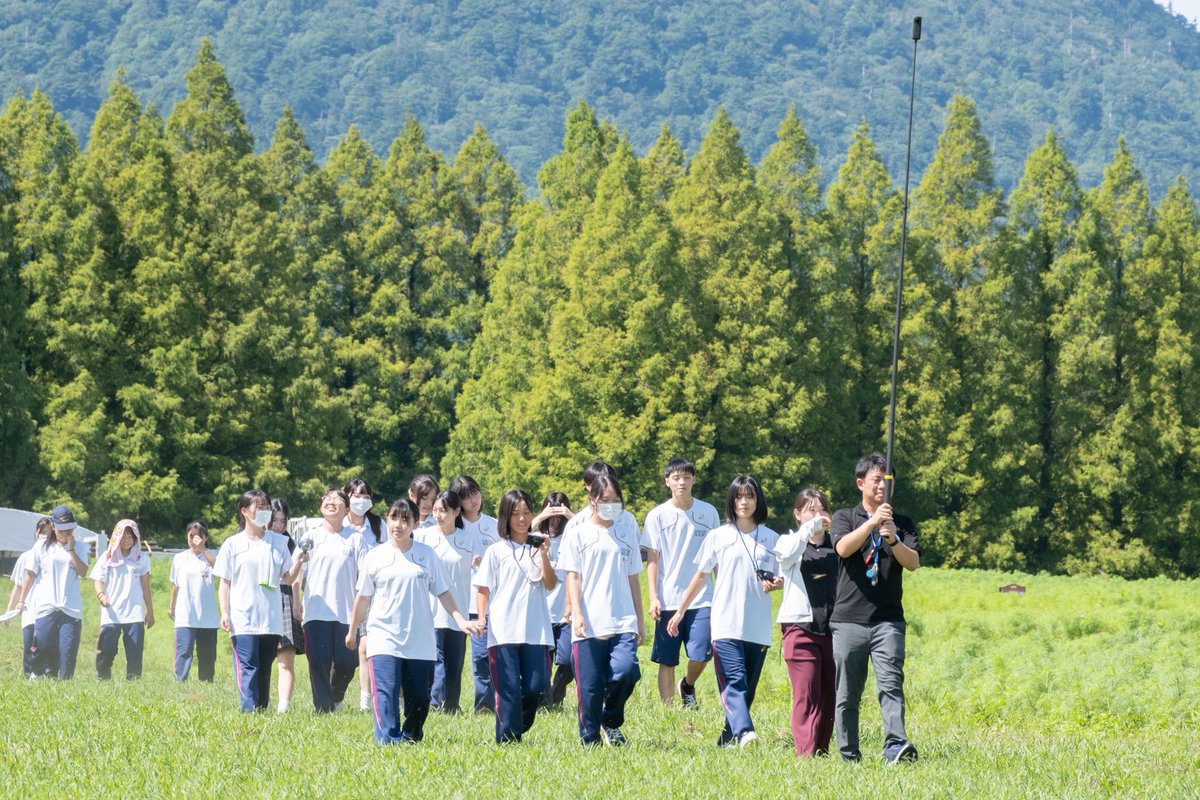 KentaToshima's tweet photo. 地域の“今”を未来へつなぐ一歩。
#FacebookJapan × #宮崎県 #小林市 の連携で、#高校生 たちがつくった #観光 #VR コンテンツを、次は地元の #高齢者 のみなさんにお届けします。

笑顔や驚きが生まれる瞬間を想像すると発表が��しみです！

プロジェクト概要→ 
https://t.co/IIMoBHoFxb

#insta360 https://t.co/1X0Azgui5w