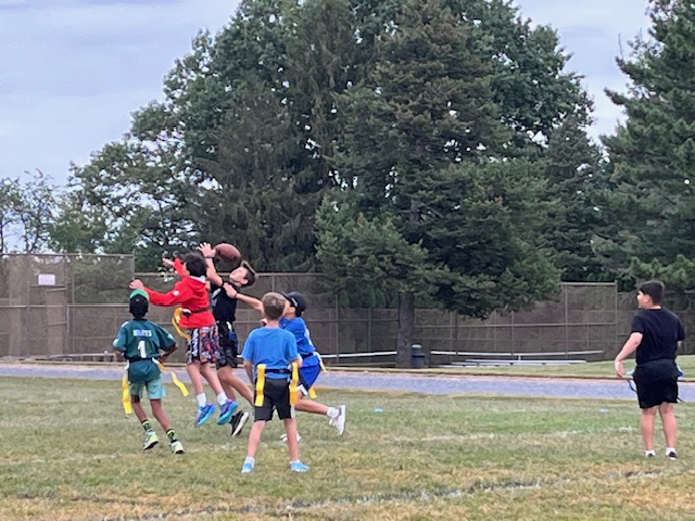WVMSDragons's tweet image. 6th grade PE students enjoyed playing flag football and the WVMS classic game, Razzle Dazzle! 🏈 #WVMS #LMSD #PhysEdFun