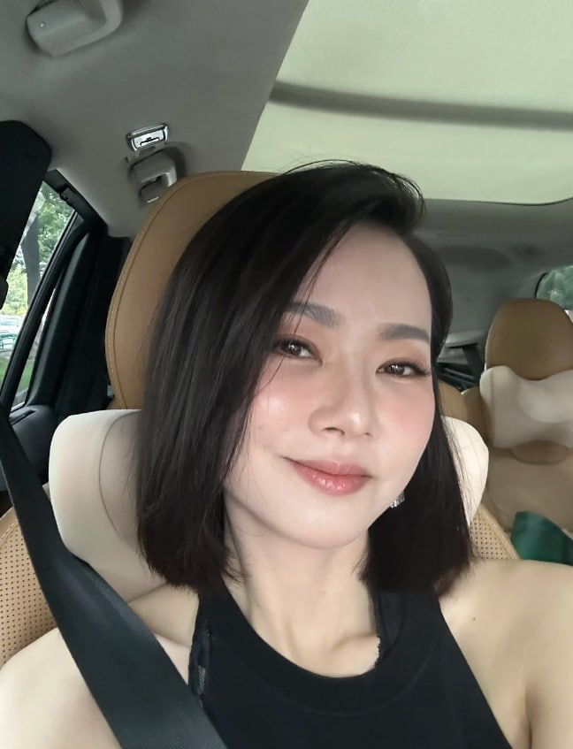 Gnos18B's tweet photo. 网友投稿：人妻晓丹

除了先生的美色，本人不接受任何贿赂 ~          

来到推特释放自己另一面。寻求肉体的满足与灵魂的陪伴。#百人斩计划 ，喜欢被强壮的征服调教。
                    喜欢可联系

    推特：@xiaodan011
Telegram：https://t.co/zsFbQdePlX https://t.co/mOv1vKjbiC