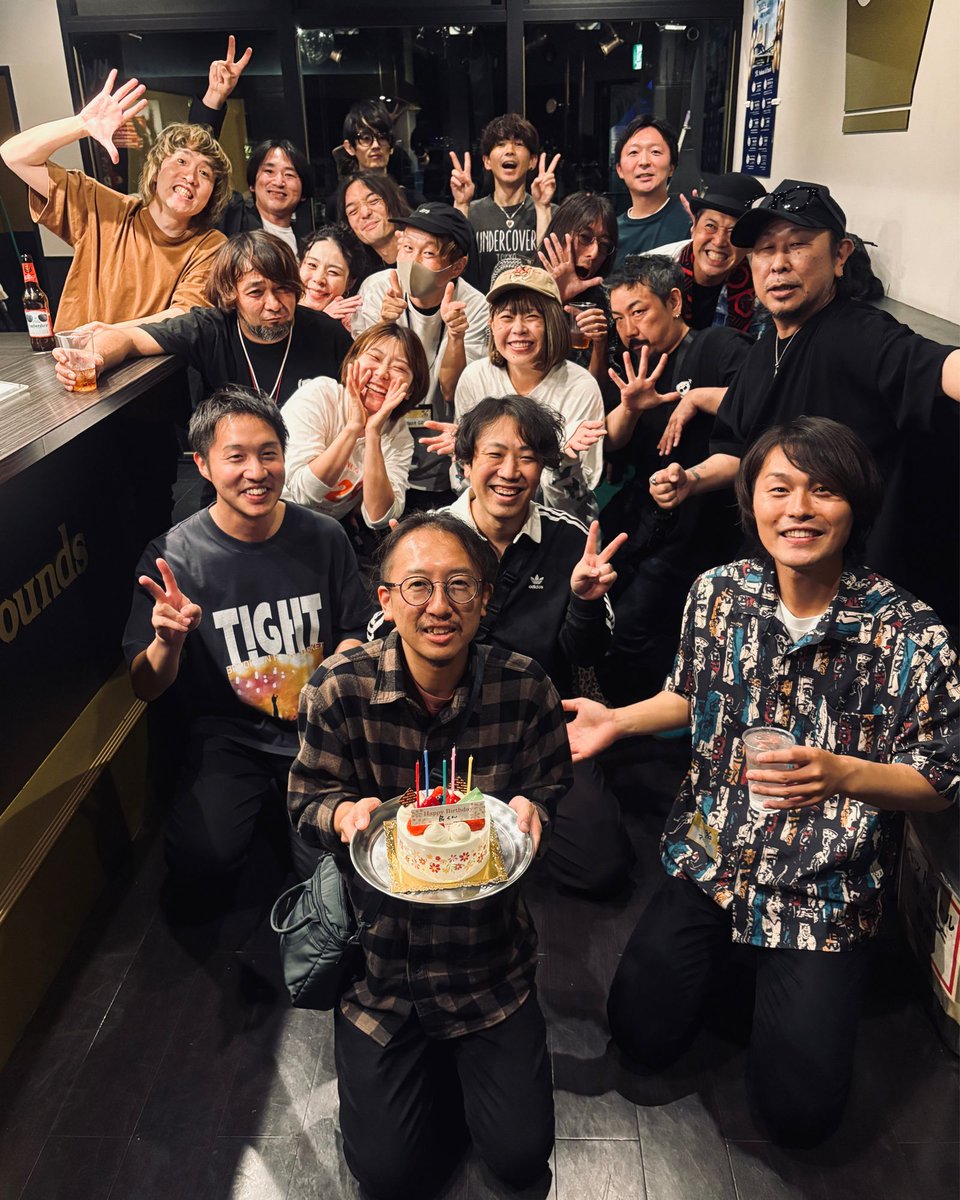 GoldSounds1's tweet photo. 本日もおめでたい！🍺
ソロで始めバンドで締める❗️
我らが鈴木良の生誕祭でした🎊

2025.9.22
『music life』​
良くん誕生日で飲むタードシステムからの
鈴木のトーン高めでpolo

#brightone_marco_polo
#MY_project
#ユウネト
#東京ノビーズ
#GRAZIE_GRAZIE
#鈴木良
#オルタードシステム https://t.co/DmI3p6cvmA