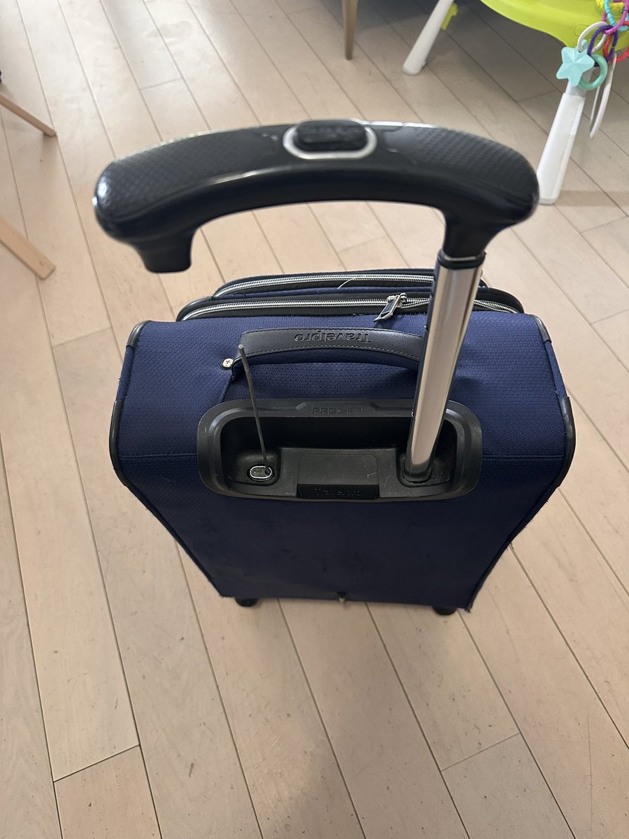 SteveClair_TMB's tweet photo. @TravelproIntl - I’ve liked using my travel suitcase. Do you have a suggestion to get this fixed or replace? My wife has one too, we like the quality of the product, so was upset when I got to the airport and this had broken. https://t.co/2NlOOwkjnd