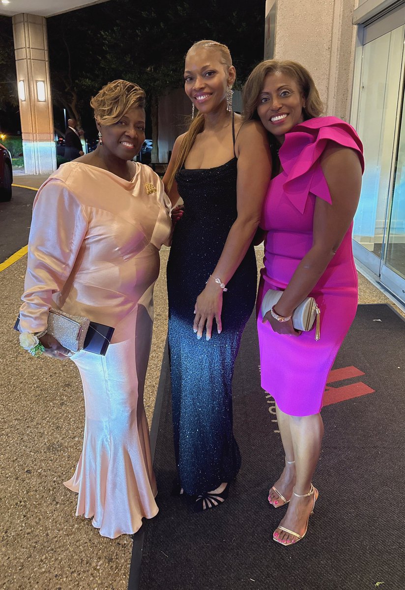 Celebrating 40 years of service as a Golden Soror with my beloved Omicron Chi Omega Chapter of Alpha Kappa Alpha Sorority, Inc. here in Prince William County! 💕💚