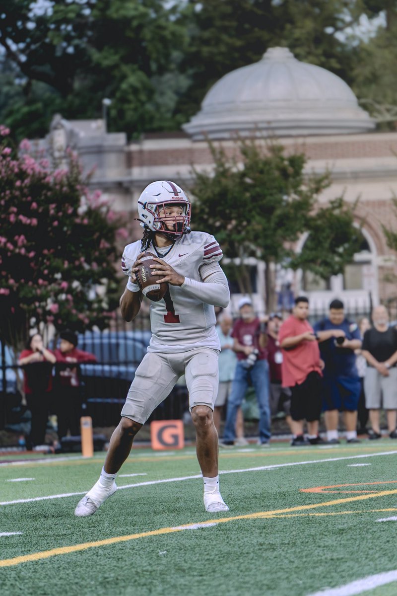 hudl.com/v/2Sm0k8

Check out my Week 1 Highlights against Nutley Highschool 

135 rushing yards
35 passing yards