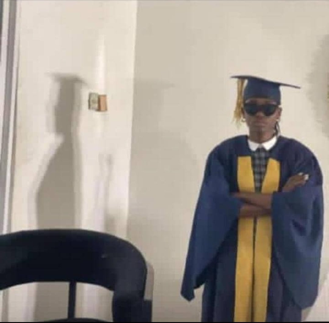 c_dollypizzle's tweet image. This user is convocating tomorrow. 
🧘🏿‍♀️🤲🏿💃🏿