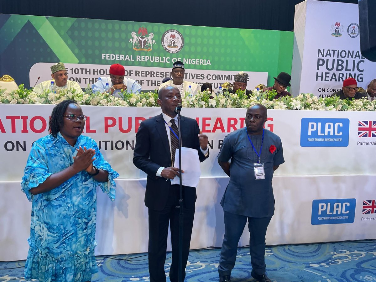 TheAbujaSchool's tweet image. The Abuja School led by the Director @SamAmadi presented the executive brief highlighting priority bills and recommendations to @nassnigeria House Committee on Constitution Review.
#ConstitutionReview #ElectoralReform #nigeriagovernment