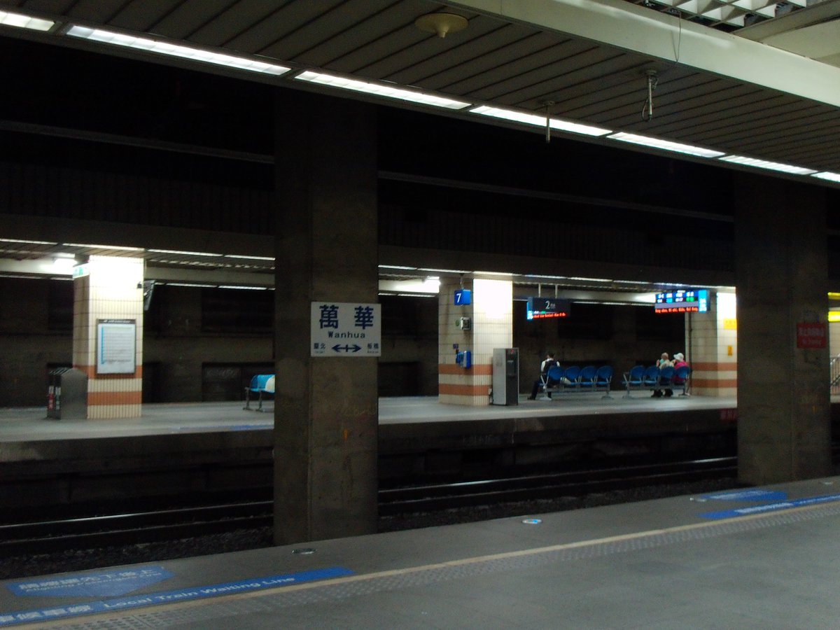 首ネック tweet media