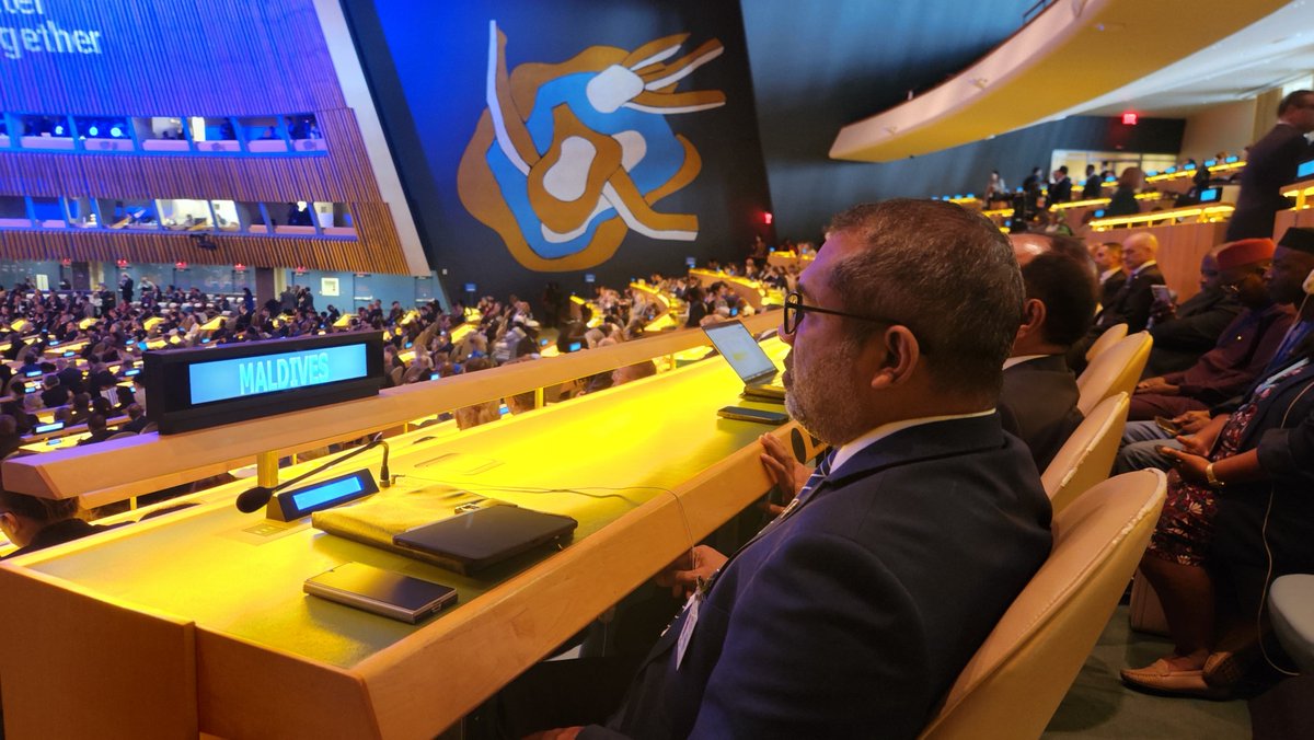 MoFAmv's tweet image. Foreign Minister @abkhaleel took part in the High-Level Meeting to Commemorate the Eightieth Anniversary of the @UN

The UN has achieved several milestones in the past 80 years. The Maldives will continue to work towards a more inclusive, and responsive UN system.

#MDVatUNGA80