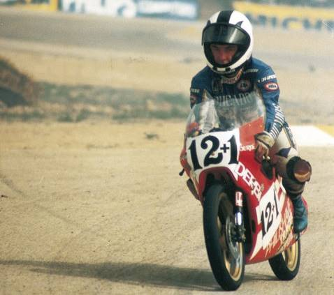 Por si alguien no tiene claro cuántos TÍTULOS MUNDIALES posee Ángel Nieto.

Os contesta él: