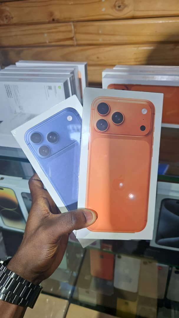 MomentTech_Comm's tweet image. Fresh drop 🍊📱
iPhone 17 Pro Max (256GB) – ₦2,850,000
iPhone 17 Pro (256GB) – ₦2,400,000
💼 Limited stock, secure yours now!